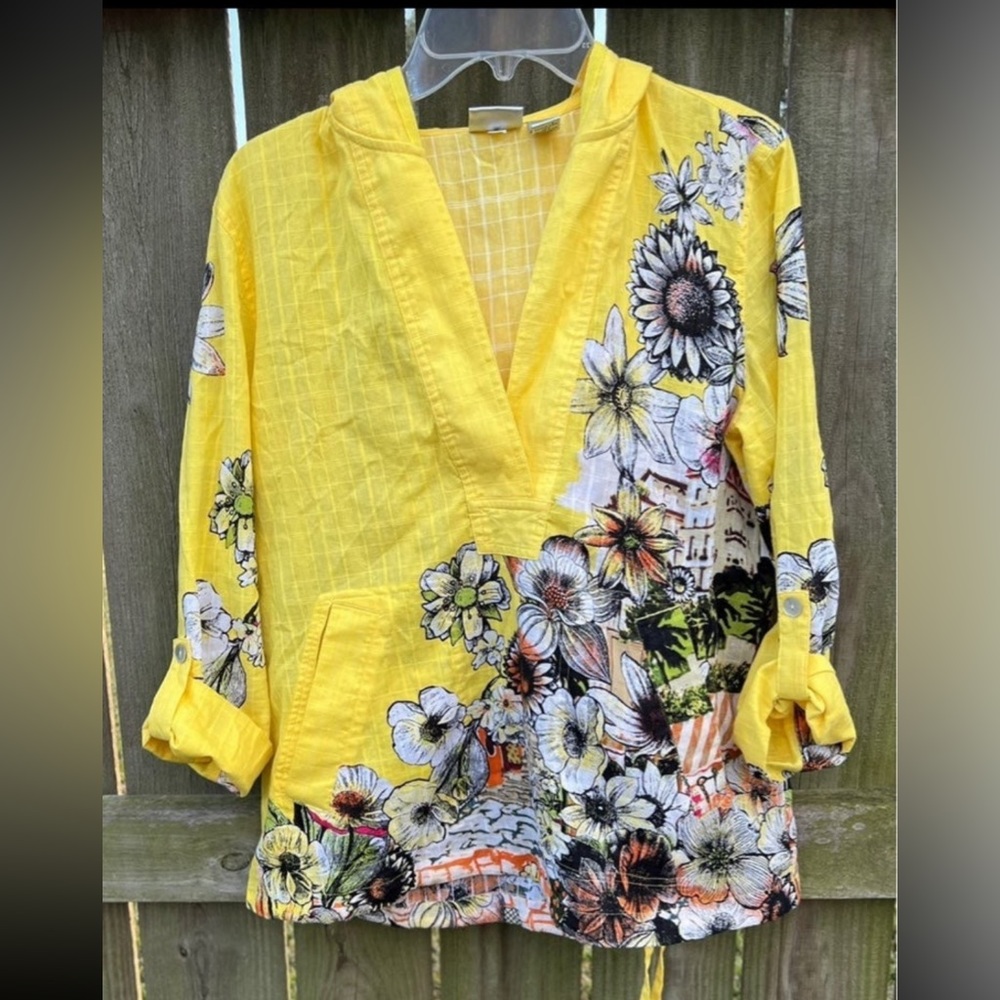 Chicos size 1 Medium floral pockets hoodie roll up long sleeve blouse